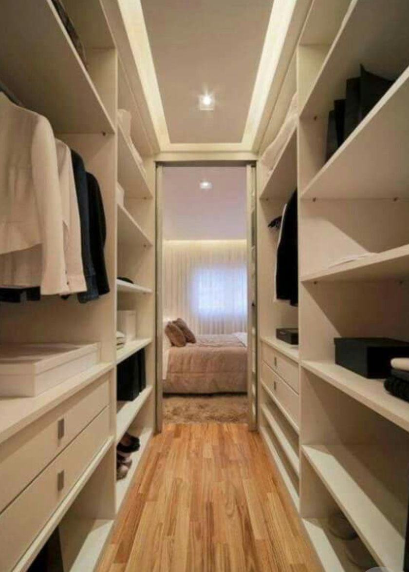 П-образная гардеробная комната в спальню Братск