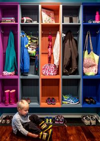 Детская цветная гардеробная комната Братск
